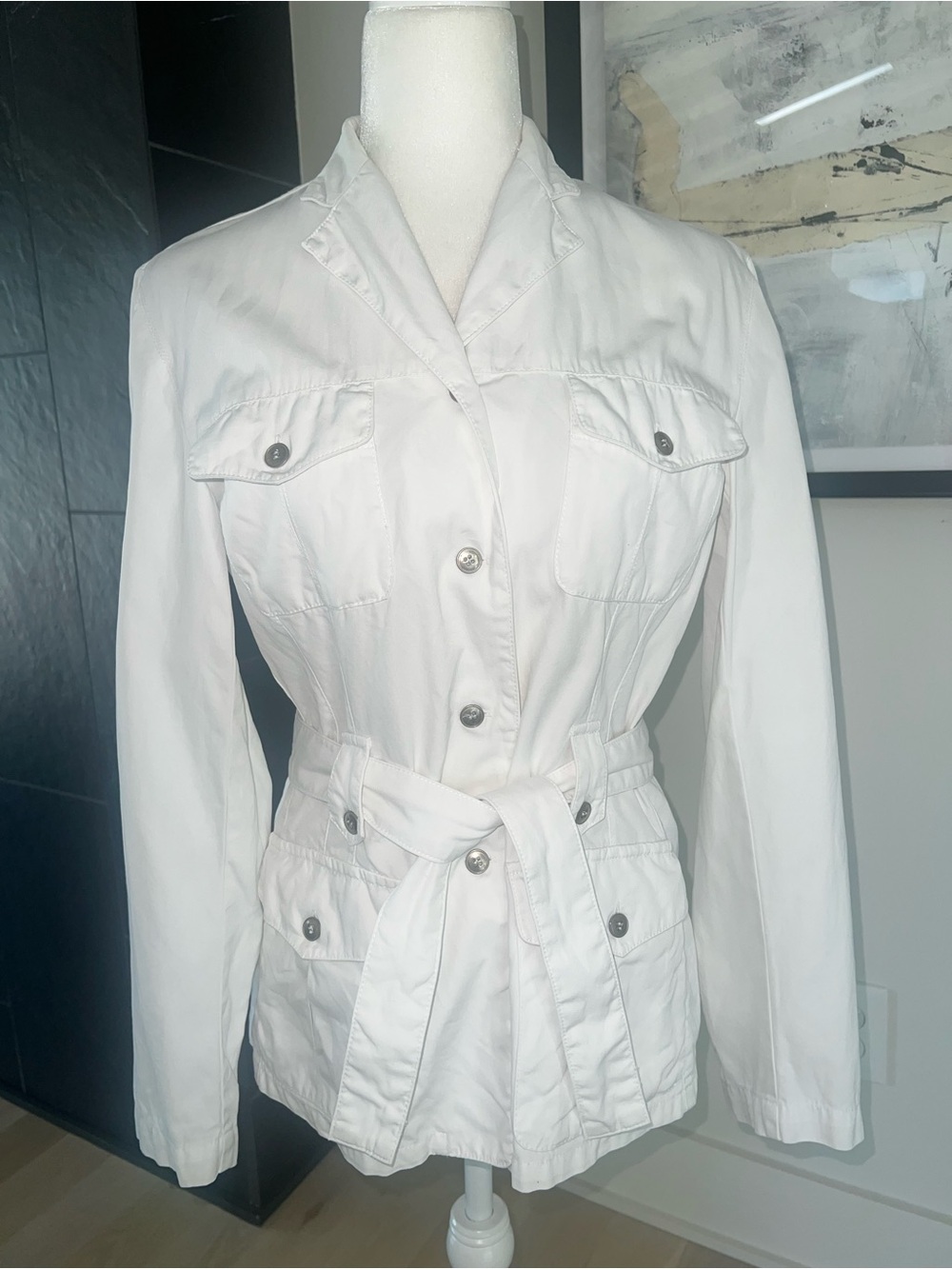 EMANUEL UNGARO White Safari Belted Jacket With Pockets-LIKE NEW• FANTASTIC DEAL!